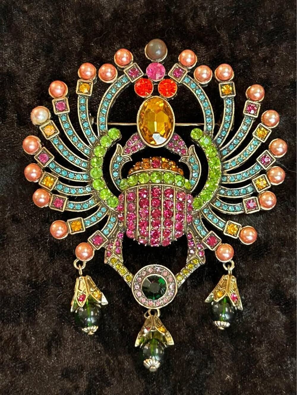 Heidi Daus Egyptian Revival Winged Scarab Brooch – Signed – Rhinestones & Dangle